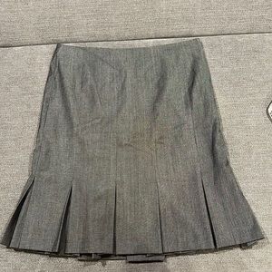 Gap Gray Flutter Skirt Size 12